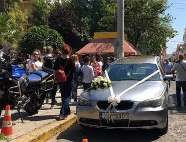 Πειραιάς: Πλήθος κόσμου στην κηδεία του 16χρονου που έπεσε από βράχο 60 μέτρων για μια selfie (φωτό)